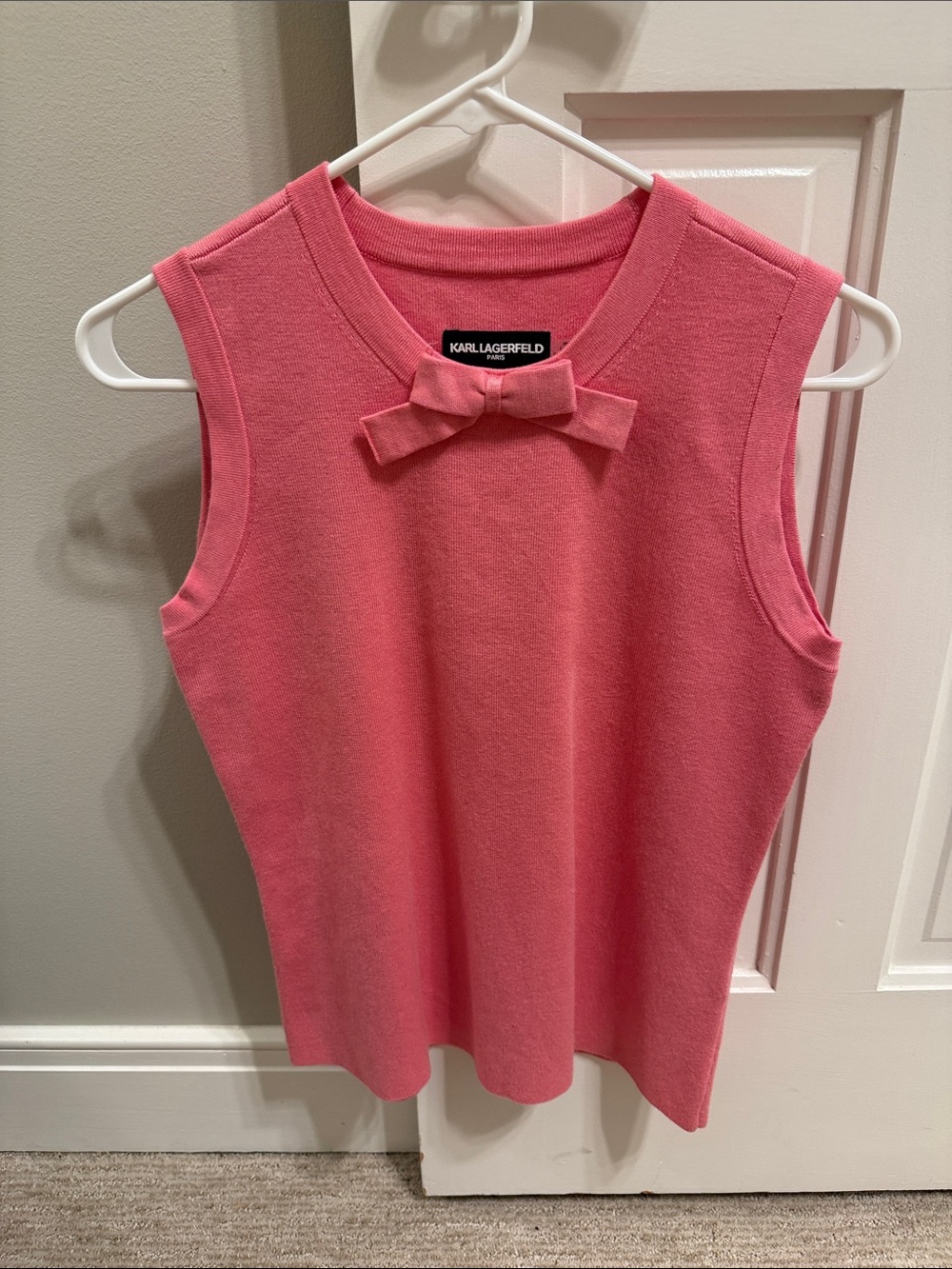 Karl Lagerfeld Pink Sleeveless Knit Top with Bow Sz S. Never worn